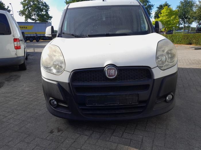 Fiat Doblo Cargo 1.6 D Multijet Skrotfordon (2012, WIT)