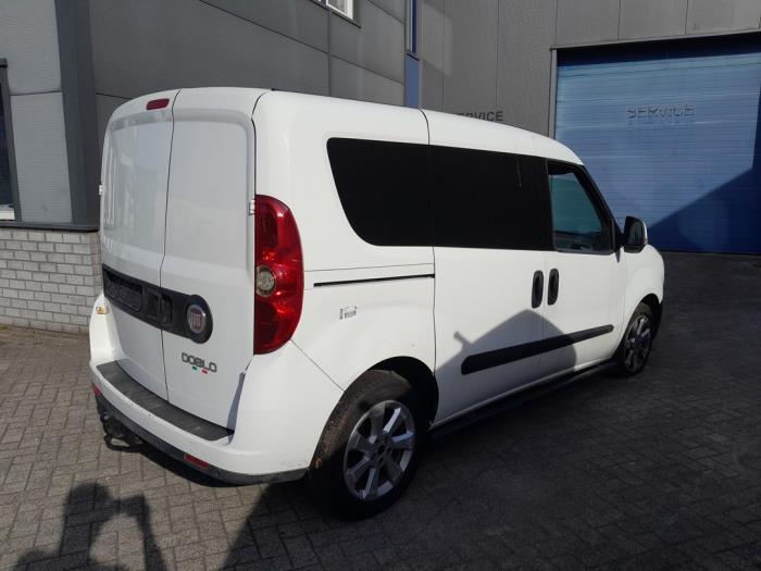 Fiat Doblo Cargo 1.6 D Multijet Skrotfordon (2012, WIT)