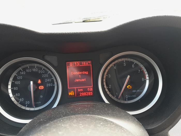 Alfa Romeo 159 1.9 JTS 16V Skrotfordon (2007, ZWART)