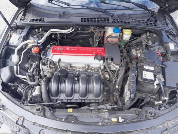 Alfa Romeo 159 1.9 JTS 16V Skrotfordon (2007, ZWART)