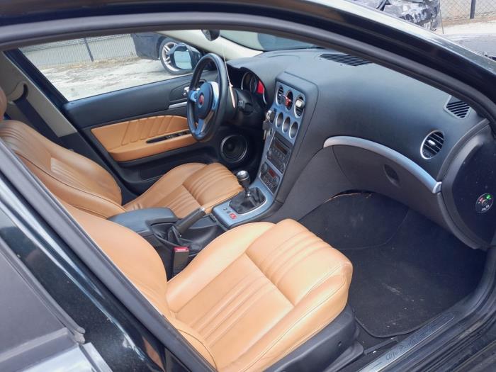 Alfa Romeo 159 1.9 JTS 16V Skrotfordon (2007, ZWART)