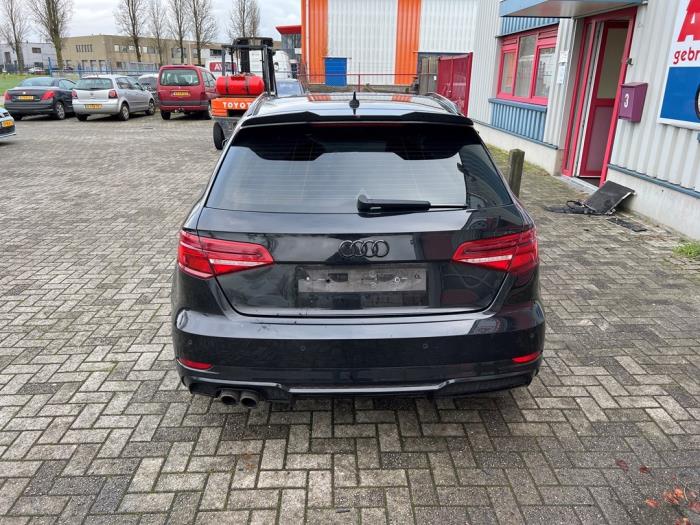 Audi A3 Sportback 1.4 TFSI ACT Ultra 16V Skrotfordon (2016, ZWART)