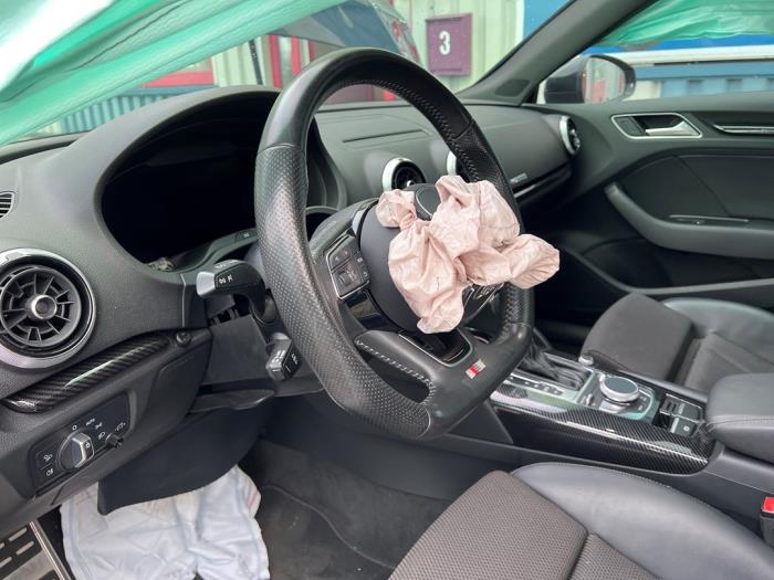 Audi A3 Sportback 1.4 TFSI ACT Ultra 16V Skrotfordon (2016, ZWART)