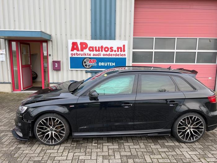 Audi A3 Sportback 1.4 TFSI ACT Ultra 16V Skrotfordon (2016, ZWART)