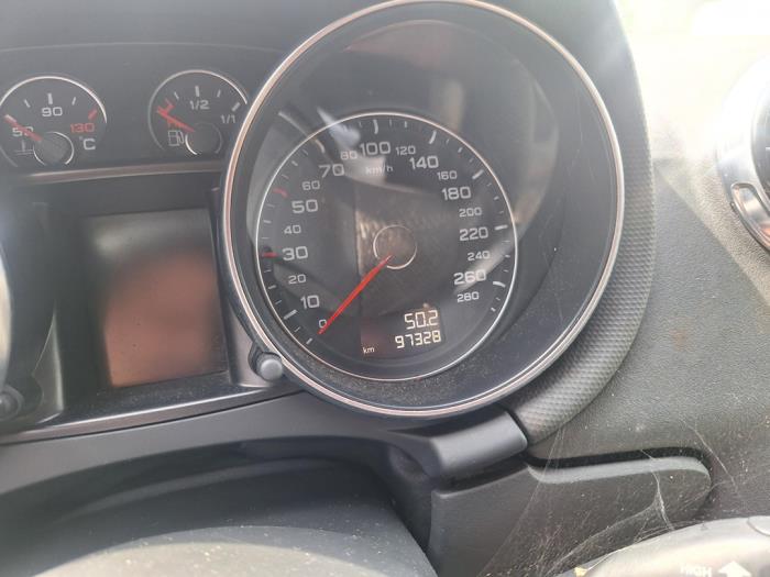 Audi TT Roadster 1.8 TFSI 16V Sloopvoertuig (2011, Wit)