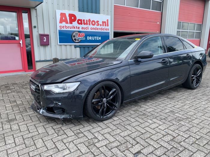Audi A6 2.8 V6 24V FSI Skrotfordon (2012, BLAUW)