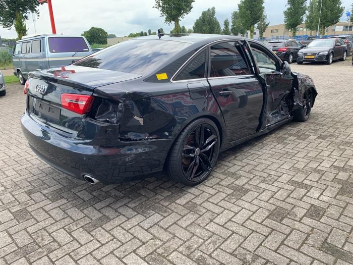 Audi A6 2.8 V6 24V FSI Skrotfordon (2012, BLAUW)