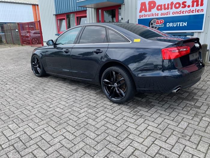 Audi A6 2.8 V6 24V FSI Skrotfordon (2012, BLAUW)