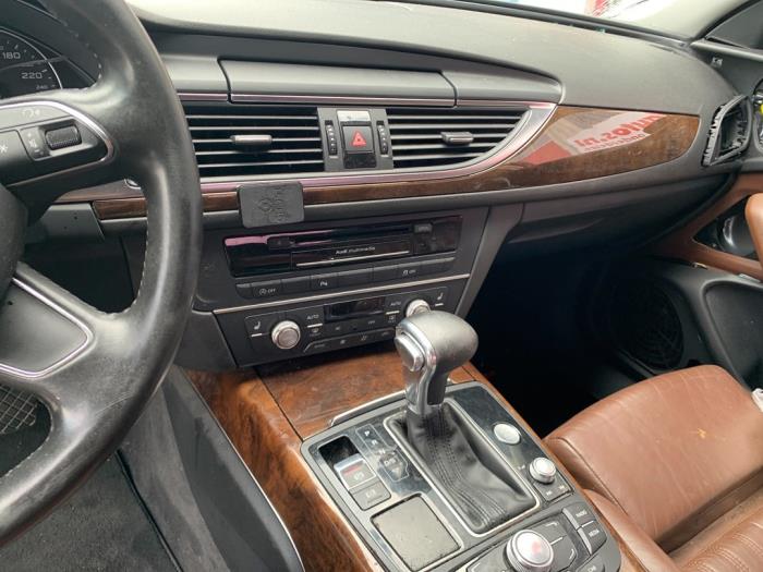 Audi A6 2.8 V6 24V FSI Skrotfordon (2012, BLAUW)