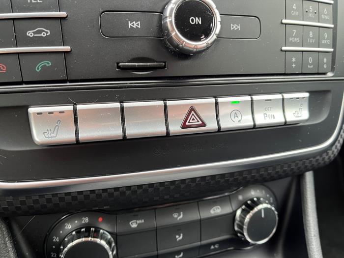 Mercedes A 1.6 A-180 16V Sloopvoertuig (2016, Zwart)