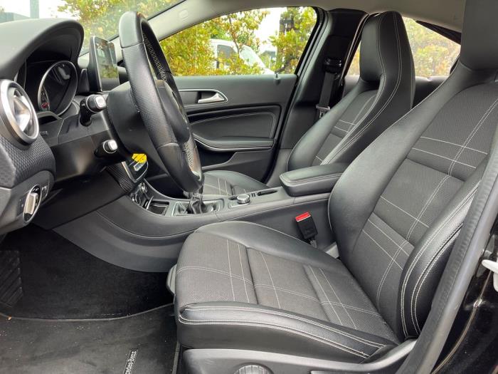 Mercedes A 1.6 A-180 16V Sloopvoertuig (2016, Zwart)