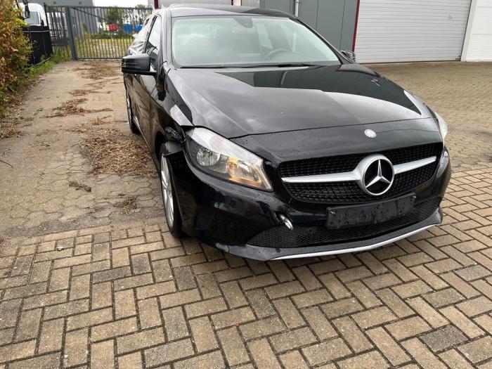 Mercedes A 1.6 A-180 16V Sloopvoertuig (2016, Zwart)
