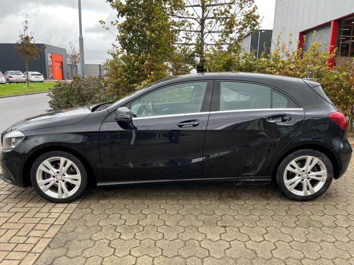 Mercedes A 1.6 A-180 16V Sloopvoertuig (2016, Zwart)
