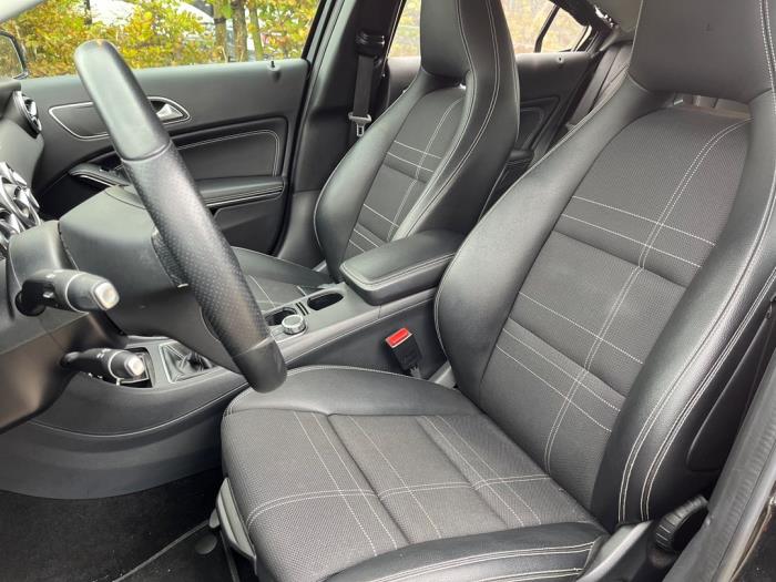 Mercedes A 1.6 A-180 16V Sloopvoertuig (2016, Zwart)