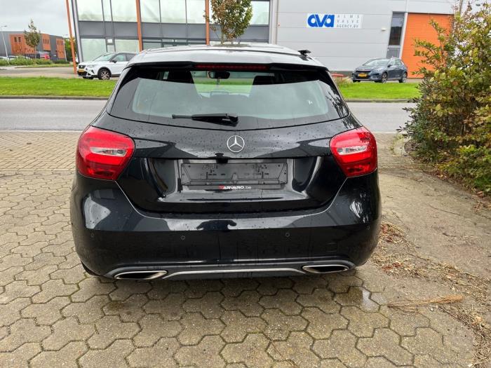 Mercedes A 1.6 A-180 16V Sloopvoertuig (2016, Zwart)