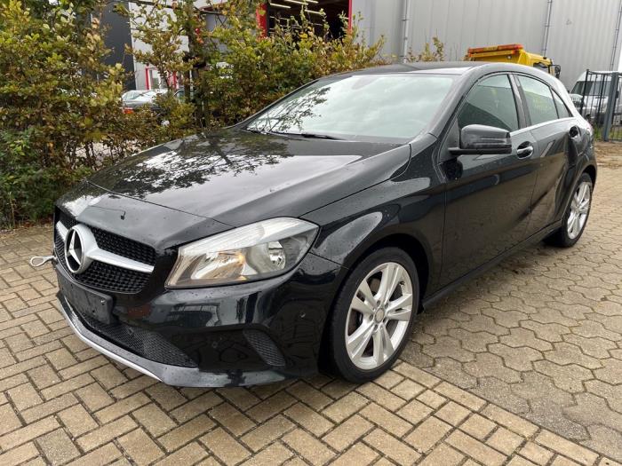 Mercedes A 1.6 A-180 16V Sloopvoertuig (2016, Zwart)