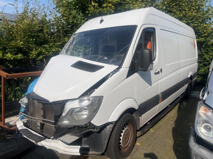 Mercedes Sprinter 3,5t 310 CDI 16V Samochód złomowany (2015, Bialy)