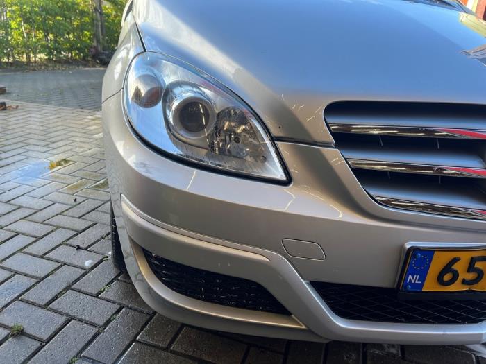 Mercedes B 1.5 B-160 16V Samochód złomowany (2011, Szary)