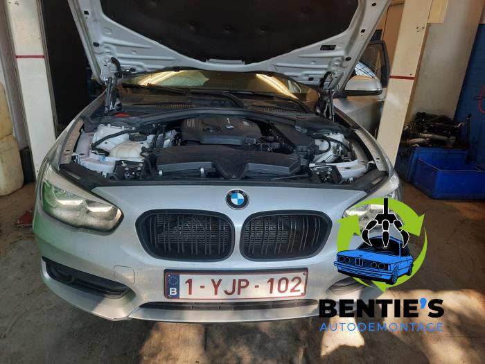 BMW 1 serie 116d 1.5 12V TwinPower Skrotfordon (2016, GLACIER-SILBER METALLIC)