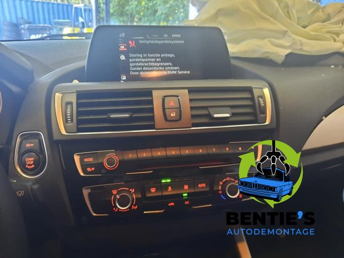 BMW 1 serie 116d 1.5 12V TwinPower Skrotfordon (2016, GLACIER-SILBER METALLIC)