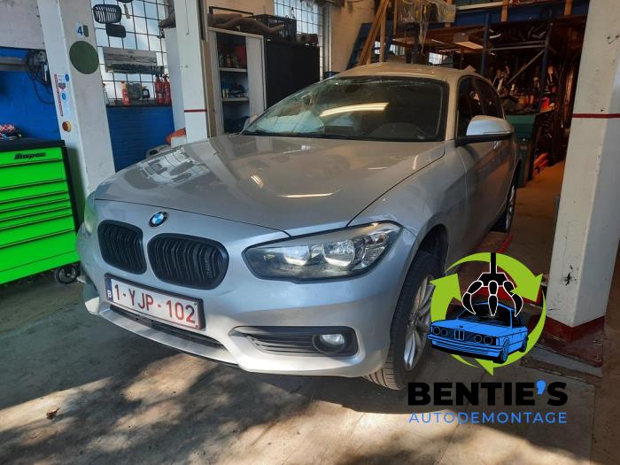 BMW 1 serie 116d 1.5 12V TwinPower Skrotfordon (2016, GLACIER-SILBER METALLIC)