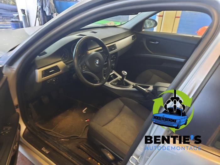 BMW 3 serie 318i 16V Skrotfordon (2007, TITANSILBER)