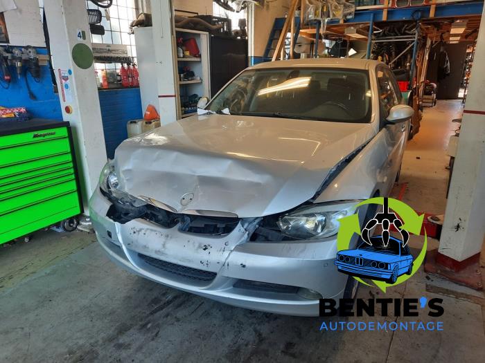 BMW 3 serie 318i 16V Skrotfordon (2007, TITANSILBER)