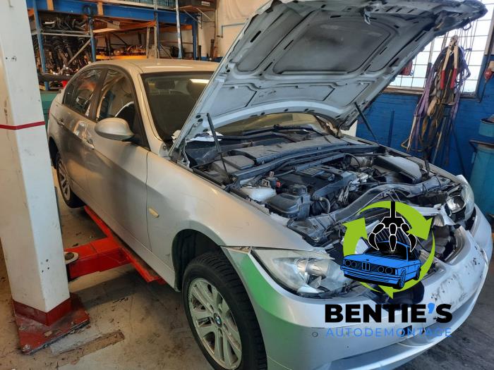 BMW 3 serie 318i 16V Skrotfordon (2007, TITANSILBER)