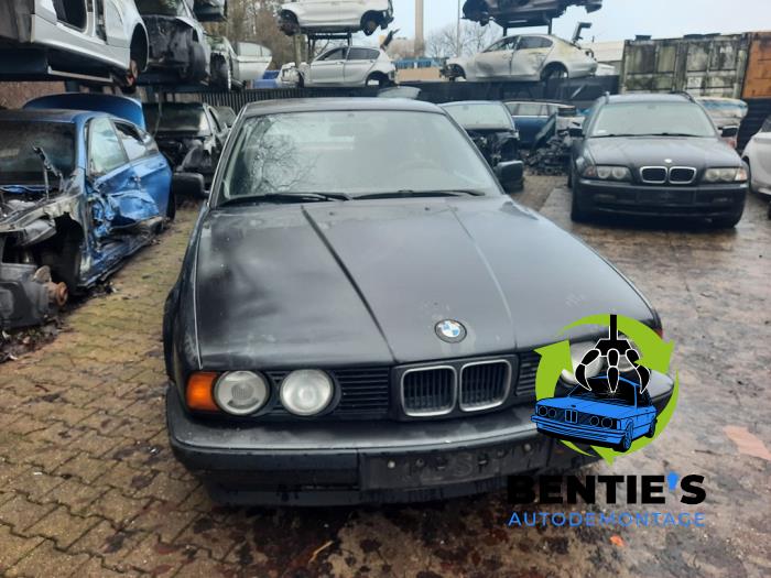BMW 5 serie 520i 24V Skrotfordon (1993, ZWART)