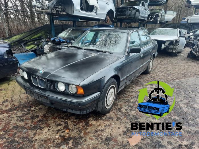 BMW 5 serie 520i 24V Skrotfordon (1993, ZWART)