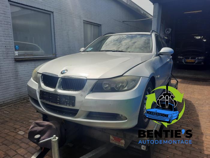 BMW 3 serie Touring 320i 16V Skrotfordon (2005, TITANSILBER TITANSILBE METALLIC)
