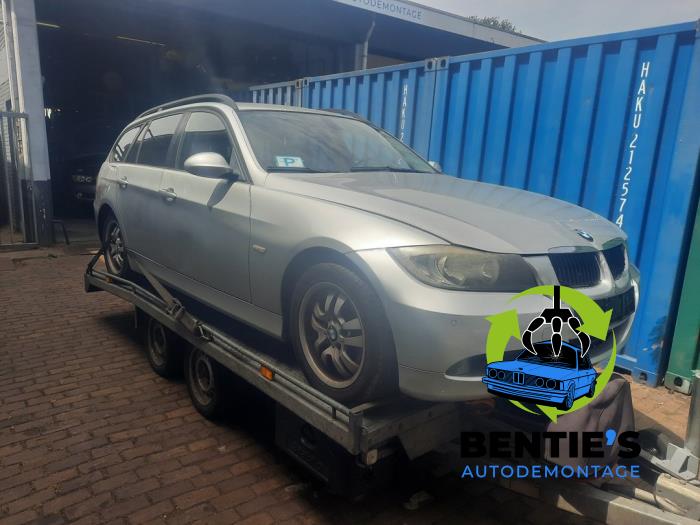 BMW 3 serie Touring 320i 16V Skrotfordon (2005, TITANSILBER TITANSILBE METALLIC)