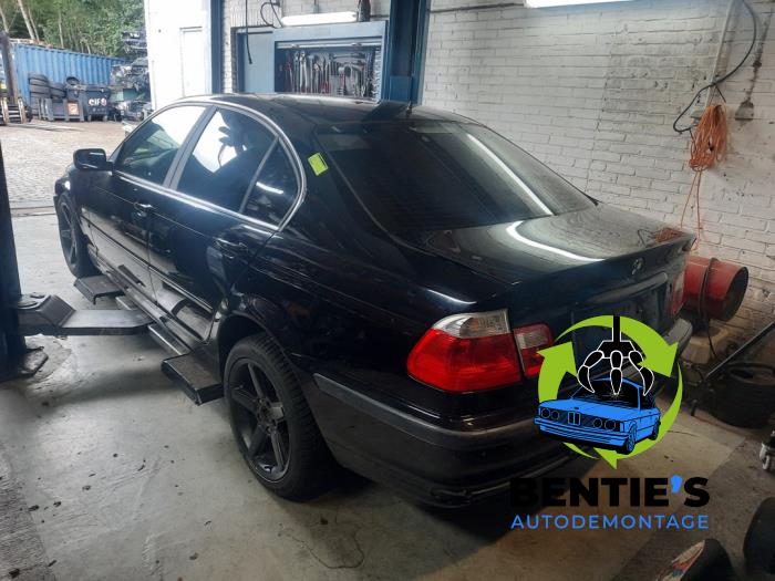BMW 3 serie 328i 24V Samochód złomowany (1999, Czarny)