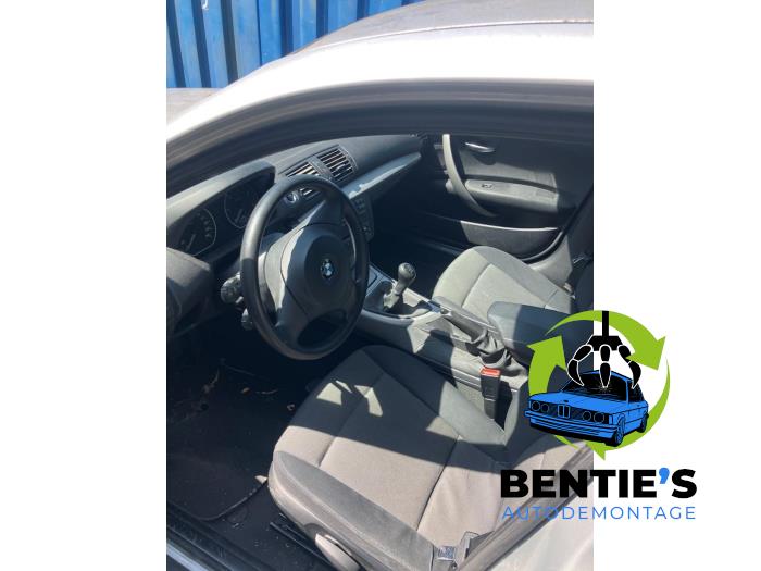 BMW 1 serie 118d 16V Skrotfordon (2004, GRIJS)