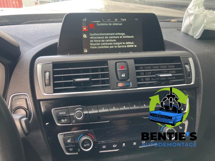 BMW 1 serie 116d 1.5 12V TwinPower Skrotfordon (2016, ZWART)