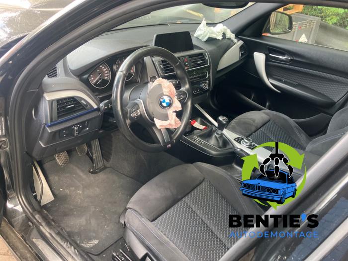 BMW 1 serie 116d 1.5 12V TwinPower Skrotfordon (2016, ZWART)