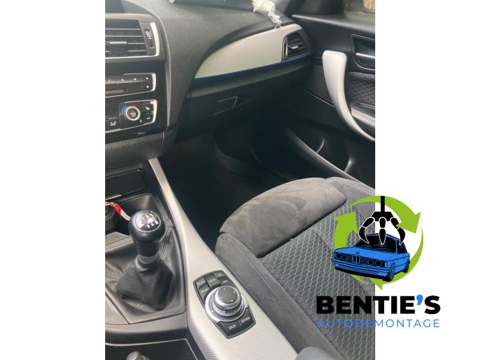 BMW 1 serie 116d 1.5 12V TwinPower Skrotfordon (2016, ZWART)