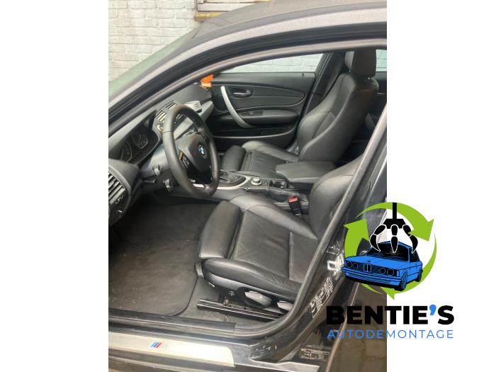 BMW 1 serie 120d 16V Skrotfordon (2008, ZWART)