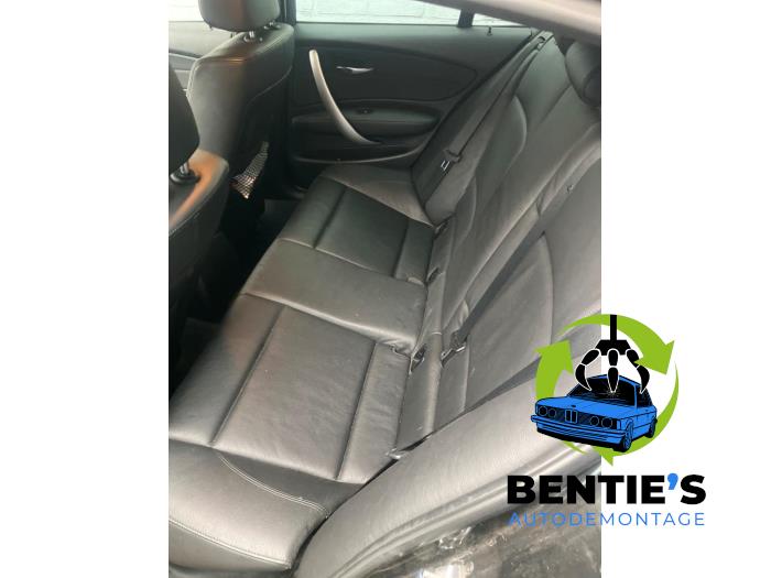 BMW 1 serie 120d 16V Skrotfordon (2008, ZWART)