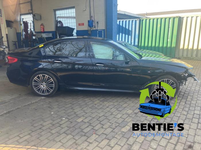 BMW 5 serie 540i 3.0 TwinPower Turbo 24V Skrotfordon (2017, ZWART)