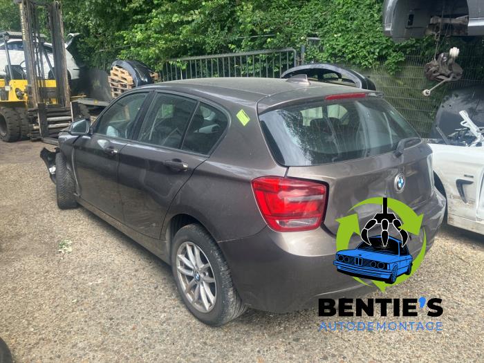 BMW 1 serie 114i 1.6 16V Samochód złomowany (2012, Brazowy)