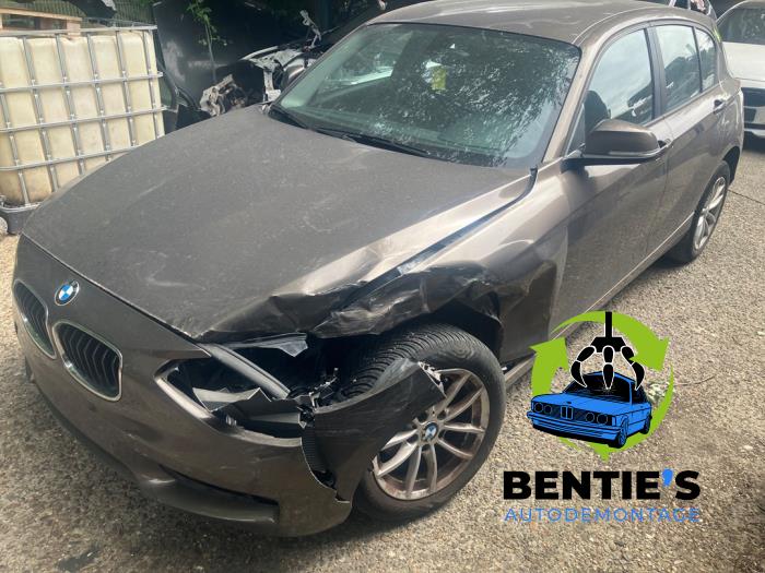 BMW 1 serie 114i 1.6 16V Samochód złomowany (2012, Brazowy)