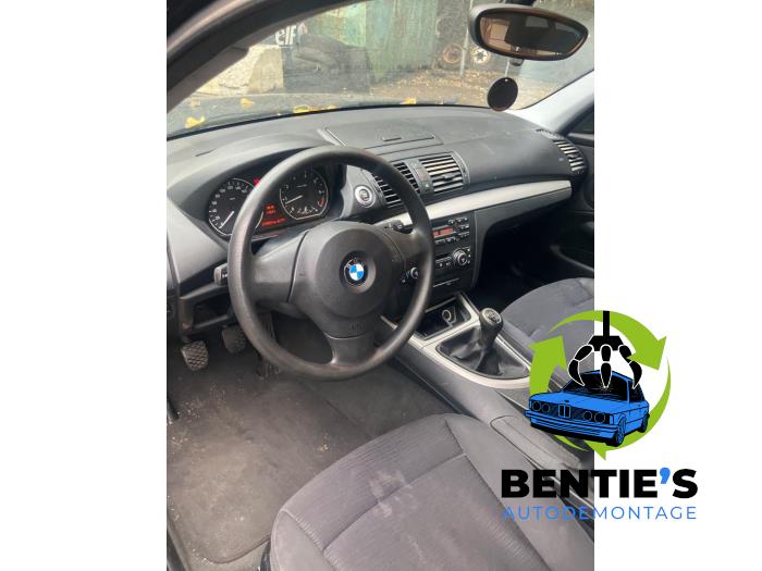 BMW 1 serie 116i 1.6 16V Sloopvoertuig (2009, Zwart)