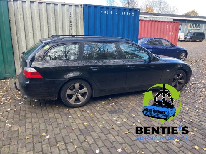BMW 5 serie Touring 525i 24V Skrotfordon (2004, ZWART)