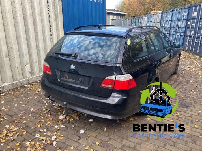 BMW 5 serie Touring 525i 24V Skrotfordon (2004, ZWART)