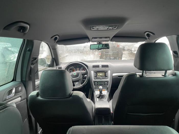 Skoda Octavia Combi 2.0 Turbo FSI 16V RS Sloopvoertuig (2010, Grijs)