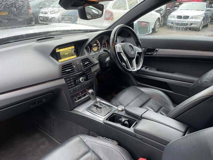 Mercedes E E-250 CDI,d 16V BlueEfficiency, BlueTEC Skrotfordon (2012, GRIJS ZILVER ZILVERGRIJS)