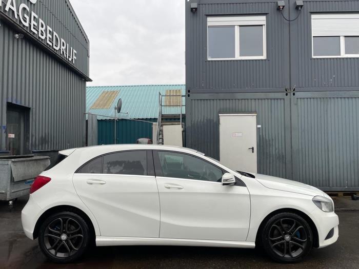 Mercedes A 1.6 A-180 16V Skrotfordon (2013, WIT)