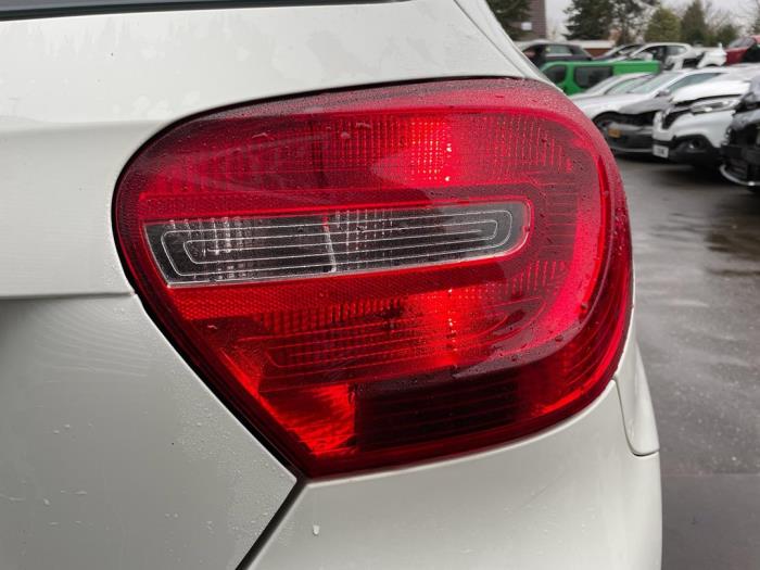 Mercedes A 1.6 A-180 16V Skrotfordon (2013, WIT)