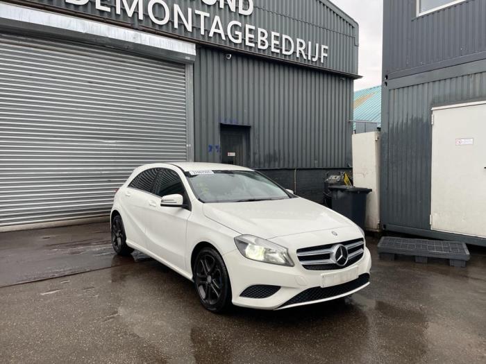 Mercedes A 1.6 A-180 16V Skrotfordon (2013, WIT)